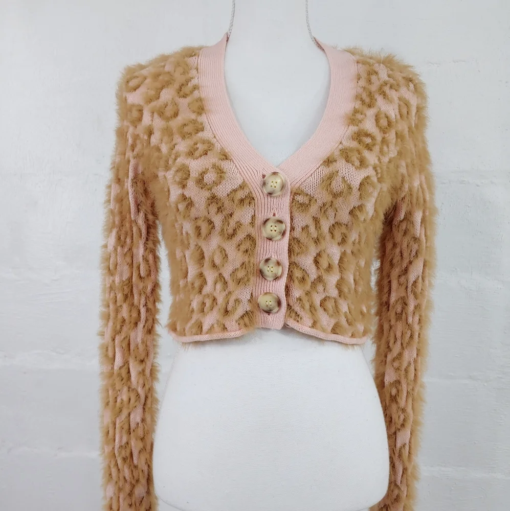 KIMCHI BLUE CROP CARDIGAN (A359)